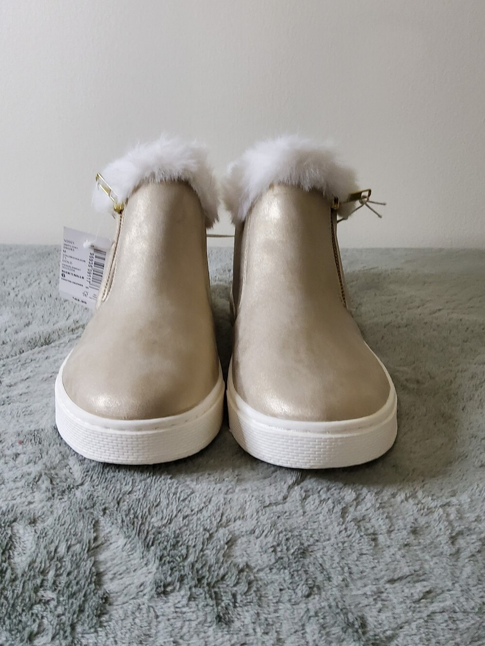 The Children Place Girls Faux Fur Metallic Zip Up Ankle Sneaker Boots Beige Sz 6